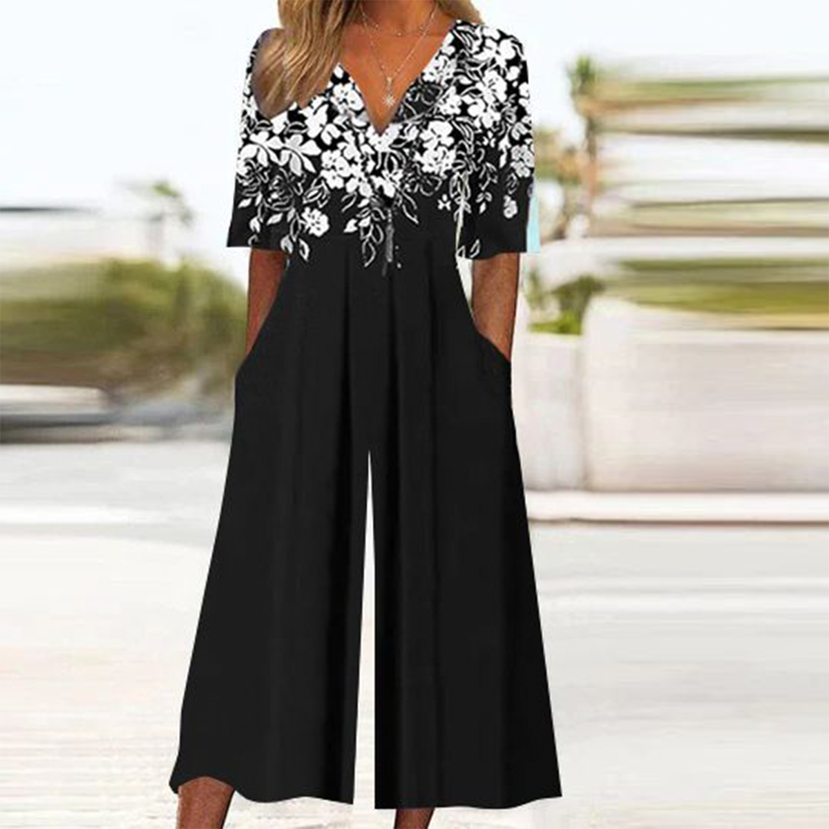 Mono Figura-Favorecedora Floral Negro